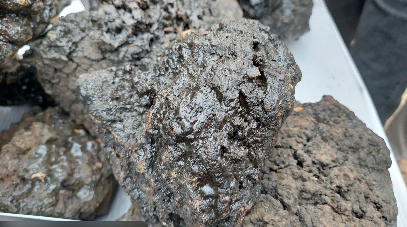 Raw Pure Himalayan Shilajit rock naturally sun-dried in Gilgit-Baltistan mountains for bulk wholesale and OEM private label supply